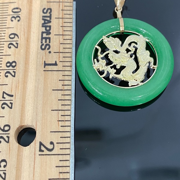 14k Yellow Gold Green Jade Circle Dragon Pendant - Picture 6 of 6